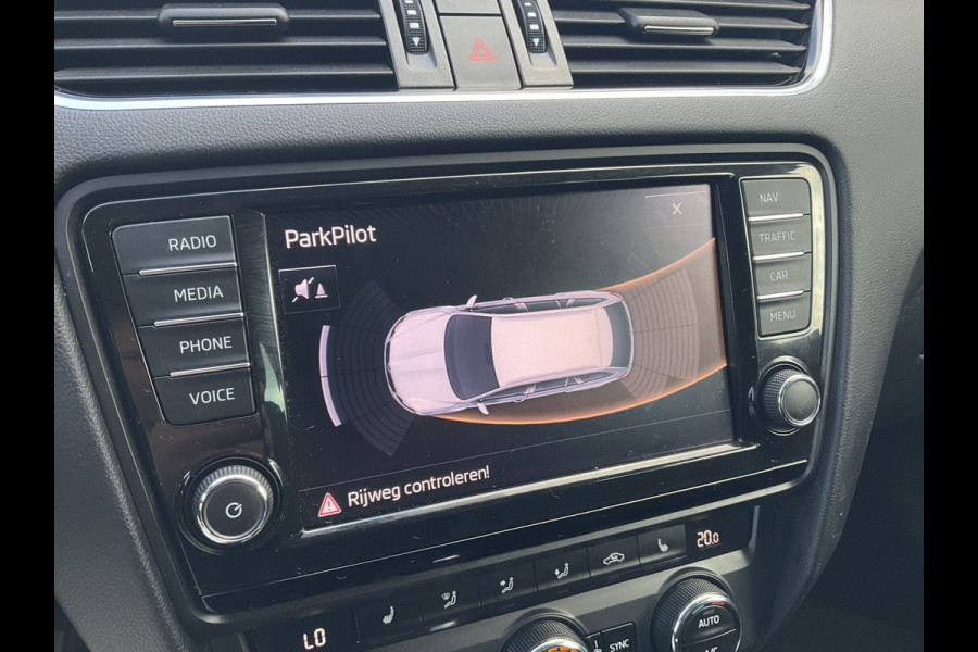 Škoda Octavia Combi 1.4 TSI Style Xenon Aut Trekhaak Canton Stoelverw Carplay Voll.Onderhouden!