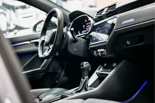 Audi RSQ3 Sportback TFSI RS | Sport Design Pakket | B&O Soundsystem | Rode Stiksels |