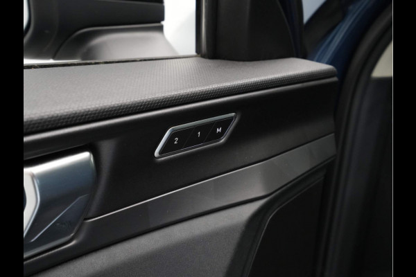 Lynk & Co 01 1.5 Panorama 360 Camera Stoelverwarming Side Assist 213