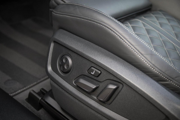 Audi Q5 50 TFSI e Quattro Competition S Edition S-Line 299pk Automaat! 1e|DLR|Panoramadak|Virtual Cockpit|Kuipstoelen|OLED|360|B&O