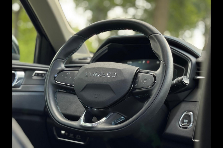 Lynk & Co 01 1.5 plug in hybride AUTOMAAT 262 pk,schuifdak, perfecte staat, Nederlandse auto met nationale auto pas