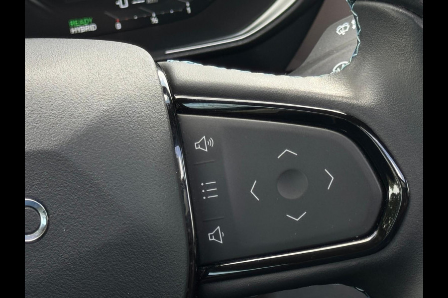 Lynk & Co 01 1.5 plug in hybride AUTOMAAT 262 pk,schuifdak, perfecte staat, Nederlandse auto met nationale auto pas