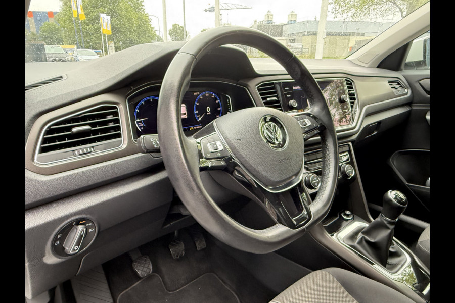 Volkswagen T-Roc BWJ 2019 | 1.0 TSI 116PK Style | PANO | CLIMA | NAVI | 17'' LMV | LED | PRIVACY GLASS