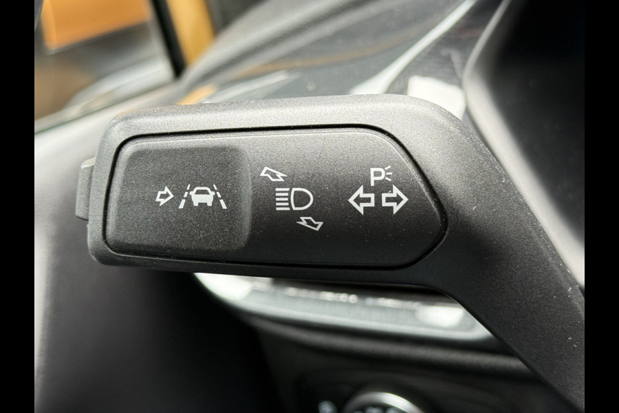 Ford Fiesta BWJ 2018 | 1.0T 100PK Active First Ed | PANO | CLIMA | NAVI | SPORTSTOELEN | CRUISE | TREKHAAK | PDC |