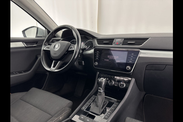 Škoda Superb Combi 1.6 TDI Clever Edition (INCL-BTW) Aut. *PANO | BI-XENON | MEMORY-PACK | NAVI-FULLMAP | HEATED-COMFORTSEATS | ECC | PRIVACY-GLASS | PARKPILOT | SHIFT-PADDLES | AMUNDSEN-AUDIO | CRUISE | TOWBAR | 17''ALU*