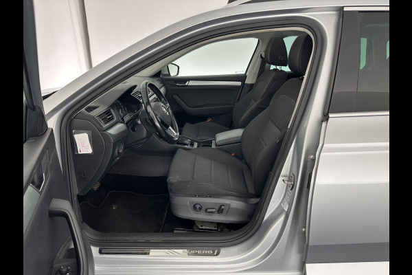 Škoda Superb Combi 1.6 TDI Clever Edition (INCL-BTW) Aut. *PANO | BI-XENON | MEMORY-PACK | NAVI-FULLMAP | HEATED-COMFORTSEATS | ECC | PRIVACY-GLASS | PARKPILOT | SHIFT-PADDLES | AMUNDSEN-AUDIO | CRUISE | TOWBAR | 17''ALU*