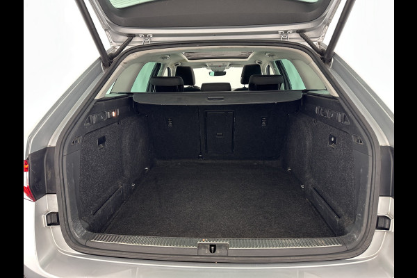Škoda Superb Combi 1.6 TDI Clever Edition (INCL-BTW) Aut. *PANO | BI-XENON | MEMORY-PACK | NAVI-FULLMAP | HEATED-COMFORTSEATS | ECC | PRIVACY-GLASS | PARKPILOT | SHIFT-PADDLES | AMUNDSEN-AUDIO | CRUISE | TOWBAR | 17''ALU*