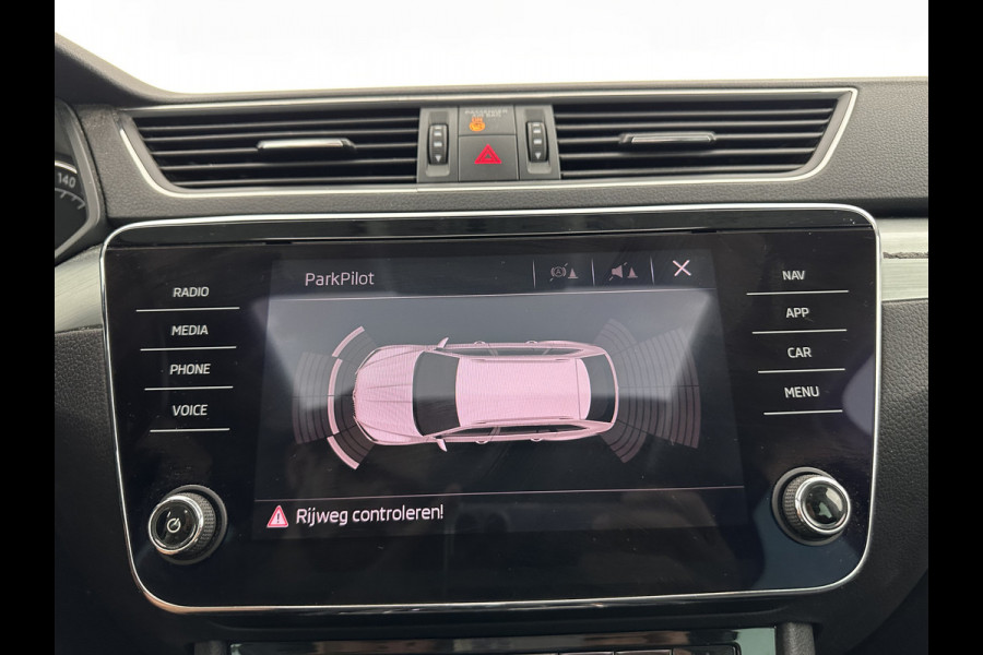 Škoda Superb Combi 1.6 TDI Clever Edition (INCL-BTW) Aut. *PANO | BI-XENON | MEMORY-PACK | NAVI-FULLMAP | HEATED-COMFORTSEATS | ECC | PRIVACY-GLASS | PARKPILOT | SHIFT-PADDLES | AMUNDSEN-AUDIO | CRUISE | TOWBAR | 17''ALU*
