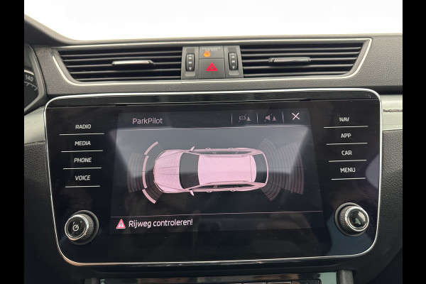 Škoda Superb Combi 1.6 TDI Clever Edition (INCL-BTW) Aut. *PANO | BI-XENON | MEMORY-PACK | NAVI-FULLMAP | HEATED-COMFORTSEATS | ECC | PRIVACY-GLASS | PARKPILOT | SHIFT-PADDLES | AMUNDSEN-AUDIO | CRUISE | TOWBAR | 17''ALU*