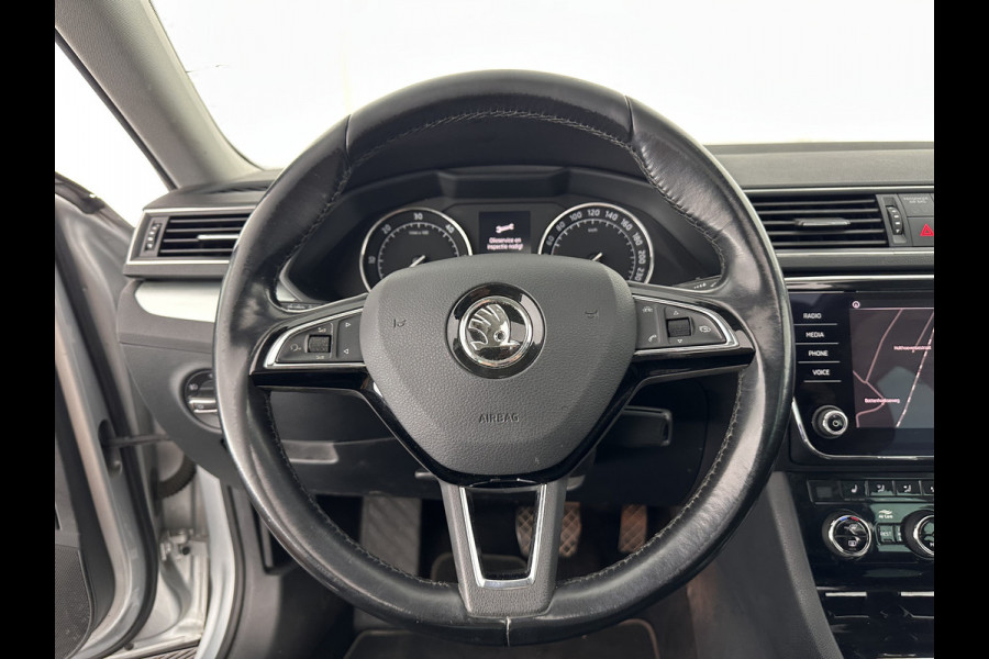 Škoda Superb Combi 1.6 TDI Clever Edition (INCL-BTW) Aut. *PANO | BI-XENON | MEMORY-PACK | NAVI-FULLMAP | HEATED-COMFORTSEATS | ECC | PRIVACY-GLASS | PARKPILOT | SHIFT-PADDLES | AMUNDSEN-AUDIO | CRUISE | TOWBAR | 17''ALU*