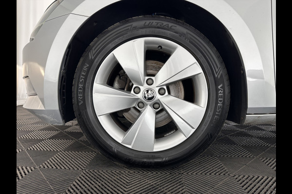 Škoda Superb Combi 1.6 TDI Clever Edition (INCL-BTW) Aut. *PANO | BI-XENON | MEMORY-PACK | NAVI-FULLMAP | HEATED-COMFORTSEATS | ECC | PRIVACY-GLASS | PARKPILOT | SHIFT-PADDLES | AMUNDSEN-AUDIO | CRUISE | TOWBAR | 17''ALU*