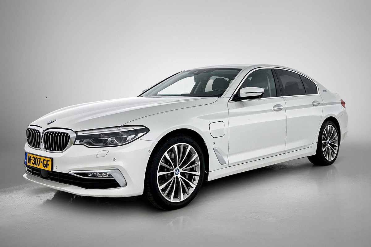 BMW 5 Serie 530e iPerformance High Executive(Dealer OnderH, Carplay, Comfort Zetels, Harman/ Kardon, Head-up, 360 camera, Etc) BMW 5 Serie 530e iPerformance High Executive(Dealer OnderH, Carplay, Comfort Zetels, Harman/ Kardon, Head-up, 360 camera, Etc)