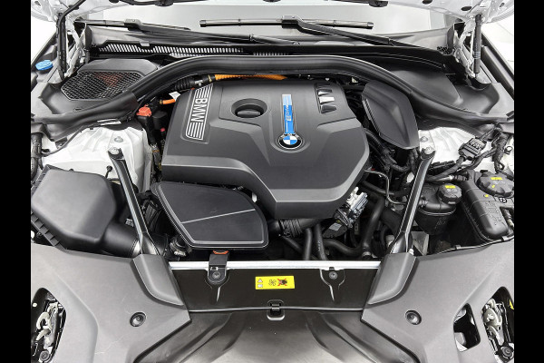 BMW 5 Serie 530e iPerformance High Executive(Dealer OnderH, Carplay, Comfort Zetels, Harman/ Kardon, Head-up, 360 camera, Etc)