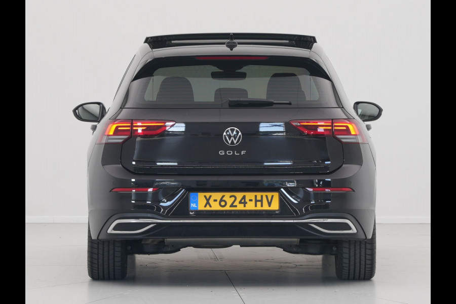 Volkswagen Golf 1.4 eHybrid 204pk Panorama Navi via app Camera Side assist 338