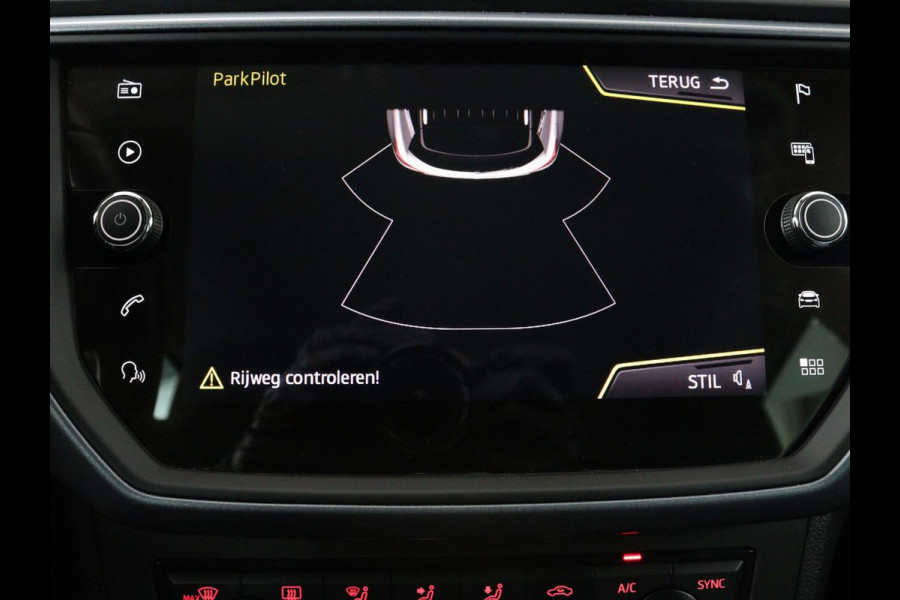 Seat Arona 1.0 TSI Style | Carplay | Climate control | Navigatie | Parkeerhulp | Cruise control | Bluetooth | Getint glas