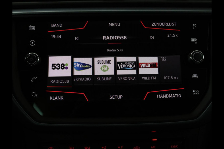 Seat Arona 1.0 TSI Style | Carplay | Climate control | Navigatie | Parkeerhulp | Cruise control | Bluetooth | Getint glas