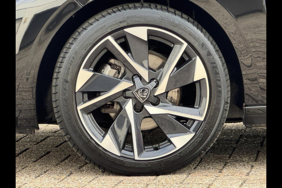 Peugeot 308 1.2 PureTech Allure Adaptive cruise Climate control Stoelverwarming AppleCarplay / Android Auto Navigatie