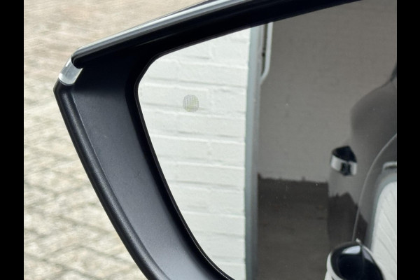 Peugeot 308 1.2 PureTech Allure Adaptive cruise Climate control Stoelverwarming AppleCarplay / Android Auto Navigatie
