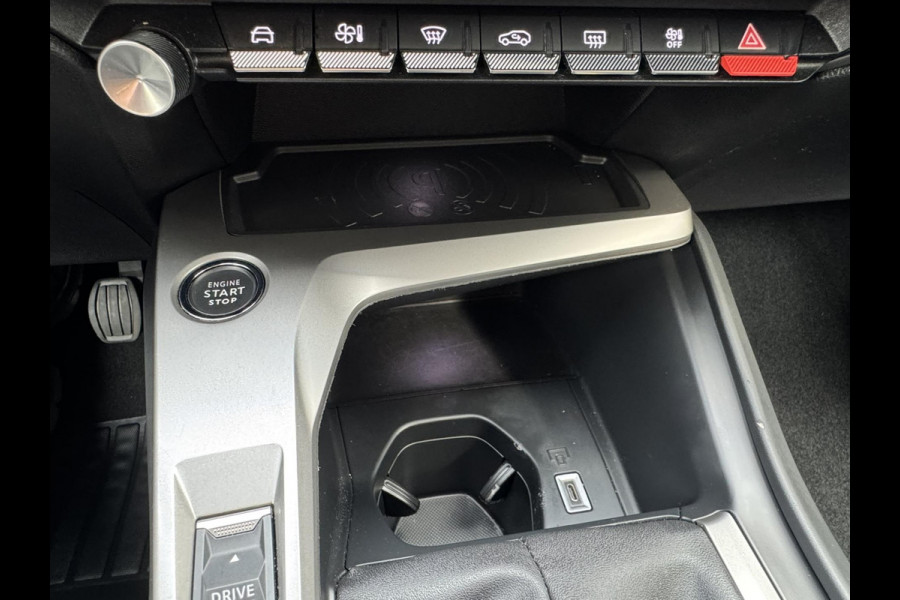 Peugeot 308 1.2 PureTech Allure Adaptive cruise Climate control Stoelverwarming AppleCarplay / Android Auto Navigatie