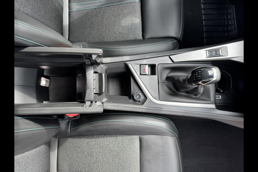 Peugeot 308 1.2 PureTech Allure Adaptive cruise Climate control Stoelverwarming AppleCarplay / Android Auto Navigatie