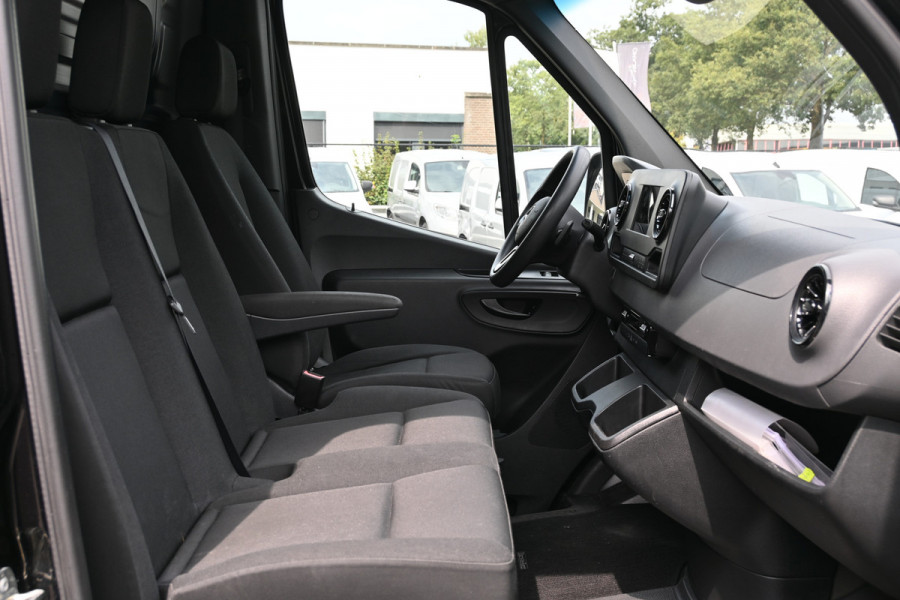 Mercedes-Benz Sprinter 317 CDI L3H2 Laadklep MBUX navigatie met camera, Dodehoek assyst, Etc.