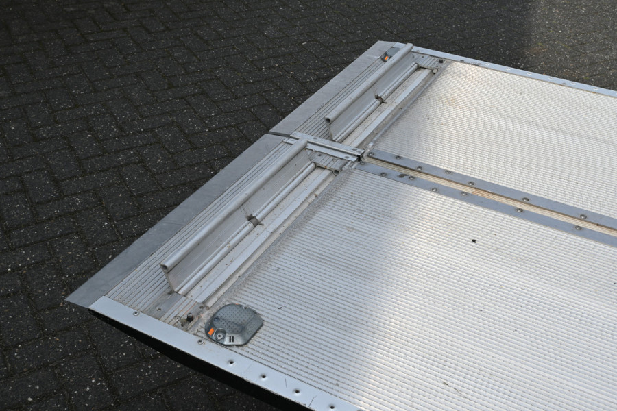 Mercedes-Benz Sprinter 317 CDI L3H2 Laadklep MBUX navigatie met camera, Dodehoek assyst, Etc.