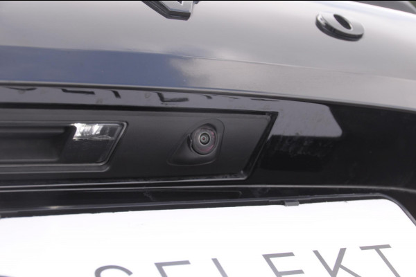 Volvo XC60 T6 350PK Automaat AWD Plus Black Edition / Cruise control / Elektrische achterklep / Apple carplay / parkeersensoren met camera / Elektrische stoelen / Panoramadak / Sportstoelen / Stoel - en stuurwielverwarming / Keyless entry