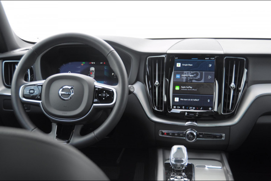 Volvo XC60 T6 350PK Automaat AWD Plus Black Edition / Cruise control / Elektrische achterklep / Apple carplay / parkeersensoren met camera / Elektrische stoelen / Panoramadak / Sportstoelen / Stoel - en stuurwielverwarming / Keyless entry