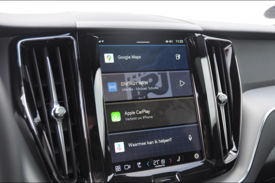 Volvo XC60 T6 350PK Automaat AWD Plus Black Edition / Cruise control / Elektrische achterklep / Apple carplay / parkeersensoren met camera / Elektrische stoelen / Panoramadak / Sportstoelen / Stoel - en stuurwielverwarming / Keyless entry