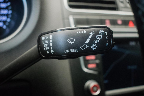 Volkswagen Polo 1.2 TSI Comfortline Business ORG NL [ Carplay Parkeersensoren Navigatie Cruise Control Airco ]