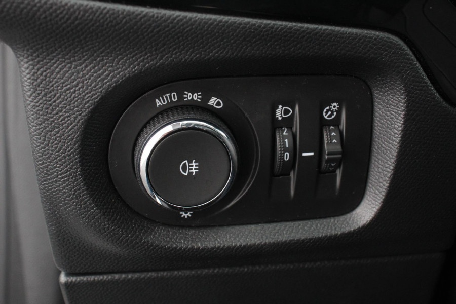 Opel Corsa 1.2 75 pk Edition | Navigatie | Apple Carplay/Android Auto | Parkeersensor achter | Cruise Control | Stoel- en stuurverwarming | Getinte ramen | Lane Assist
