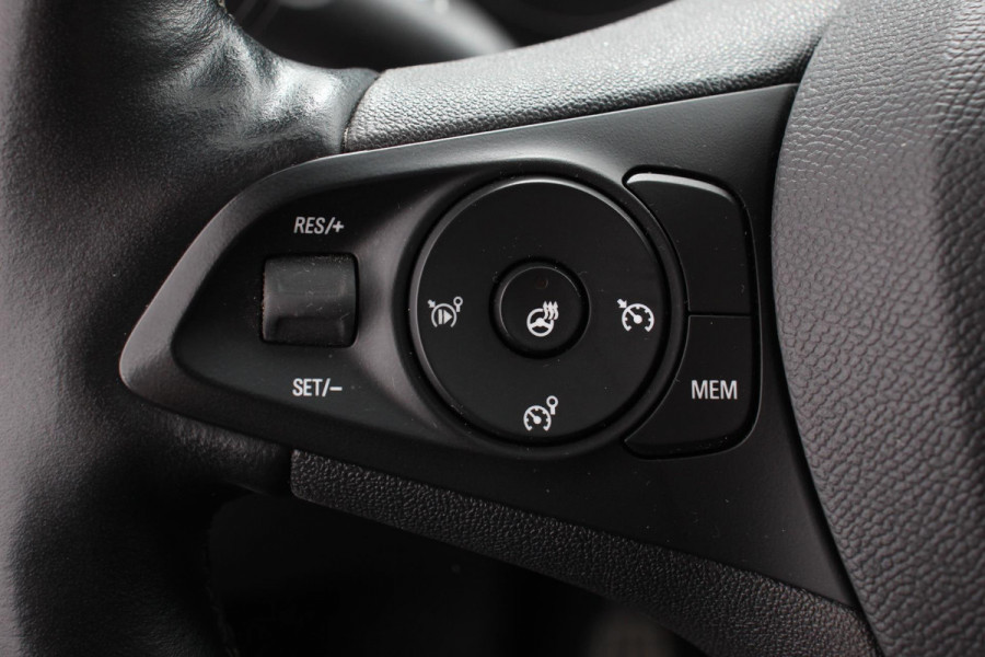 Opel Corsa 1.2 75 pk Edition | Navigatie | Apple Carplay/Android Auto | Parkeersensor achter | Cruise Control | Stoel- en stuurverwarming | Getinte ramen | Lane Assist