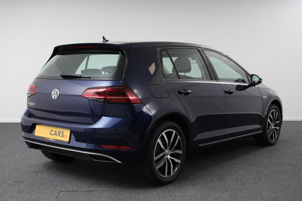 Volkswagen e-Golf Edition | Navigatie | Climate Control | Adaptive Cruise Control | Vitual Cockpit | Camera | Parkeer sensoren | 17" Lichtmetalen Velgen  |