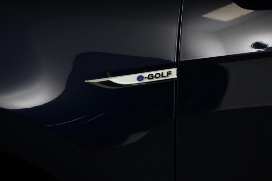 Volkswagen e-Golf Edition | Navigatie | Climate Control | Adaptive Cruise Control | Vitual Cockpit | Camera | Parkeer sensoren | 17" Lichtmetalen Velgen  |