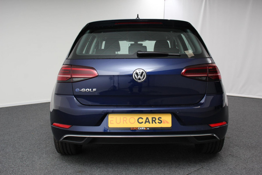 Volkswagen e-Golf Edition | Navigatie | Climate Control | Adaptive Cruise Control | Vitual Cockpit | Camera | Parkeer sensoren | 17" Lichtmetalen Velgen  |