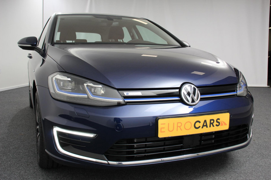 Volkswagen e-Golf Edition | Navigatie | Climate Control | Adaptive Cruise Control | Vitual Cockpit | Camera | Parkeer sensoren | 17" Lichtmetalen Velgen  |
