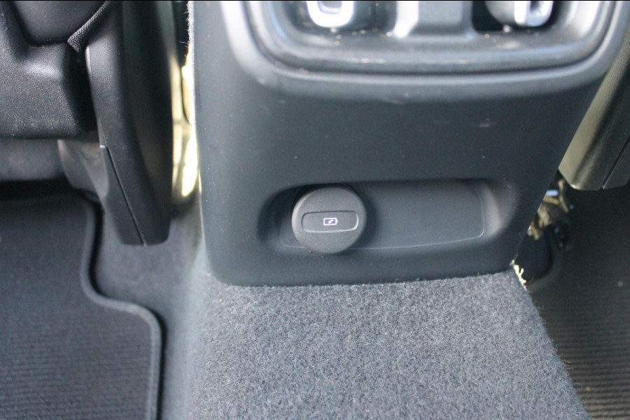 Volvo XC40 231PK Single Motor 70 kWh Core Nubuck bekleding / Google Navigatie / Warmte Pomp / Climate pack / Privacy Glass / Camera achter