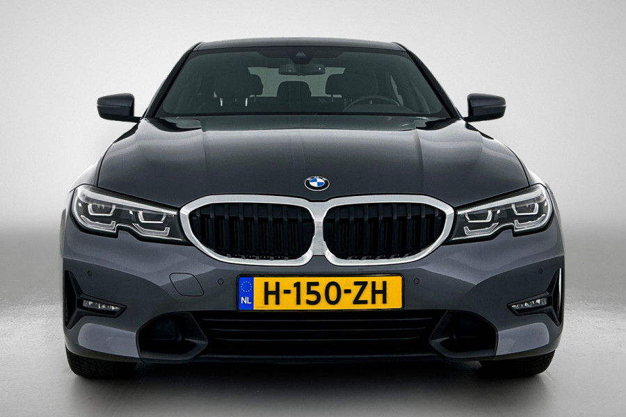 BMW 3-serie 330e eDrive Edition Sport-Line (NL-auto, Dealer OnderH, Sfeerverlichting, Camera, StoelV, Cruise, Leder, Etc)