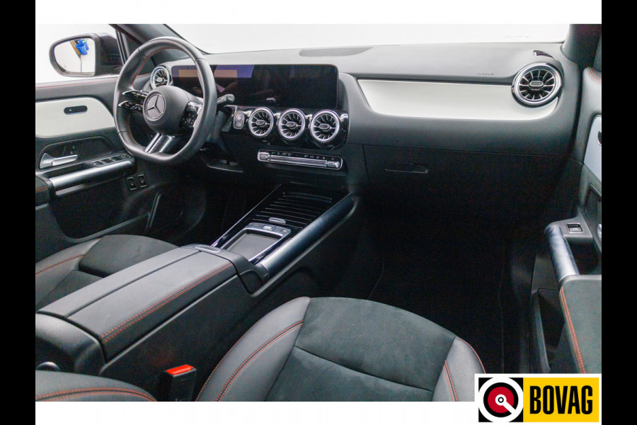Mercedes-Benz GLA 250 e AMG Line Star Edition 218 PK | Face-lift | Nightpakket | Achteruitrijcamera | Sfeerverlichting All-season, Electrische achterklep, Keyless, Adaptive cruise, Draadloze tel.lader