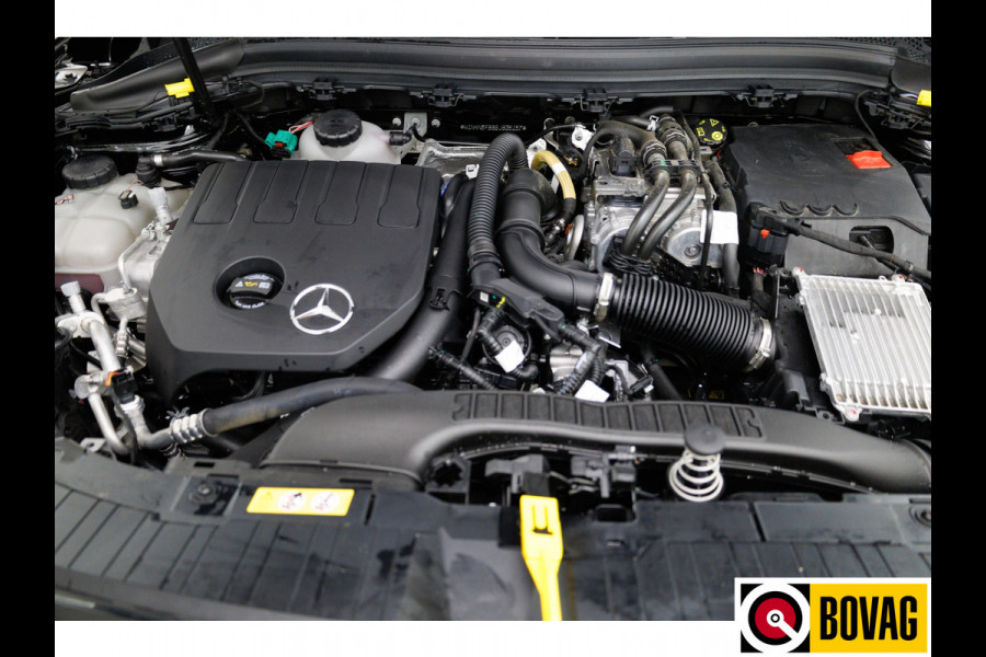 Mercedes-Benz GLA 250 e AMG Line Star Edition 218 PK | Face-lift | Nightpakket | Achteruitrijcamera | Sfeerverlichting All-season, Electrische achterklep, Keyless, Adaptive cruise, Draadloze tel.lader
