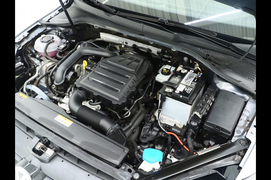 Volkswagen GOLF Variant 1.0 TSI | IQ Drive | Adaptive Cruise | Camera | DAB | Carplay | LED