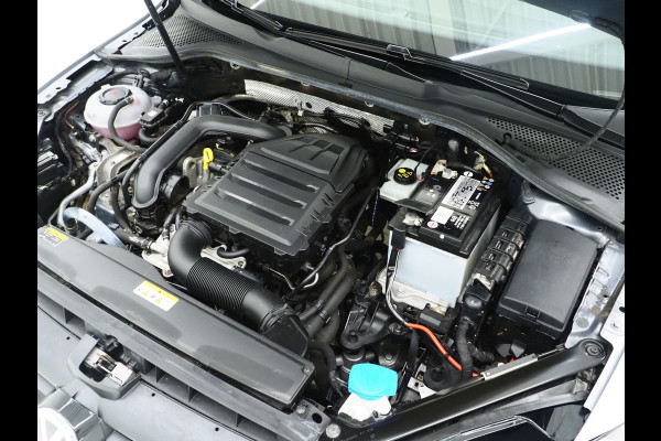Volkswagen GOLF Variant 1.0 TSI | IQ Drive | Adaptive Cruise | Camera | DAB | Carplay | LED