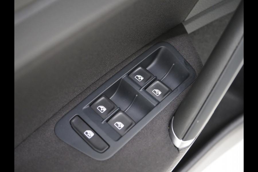 Volkswagen GOLF Variant 1.0 TSI | IQ Drive | Adaptive Cruise | Camera | DAB | Carplay | LED