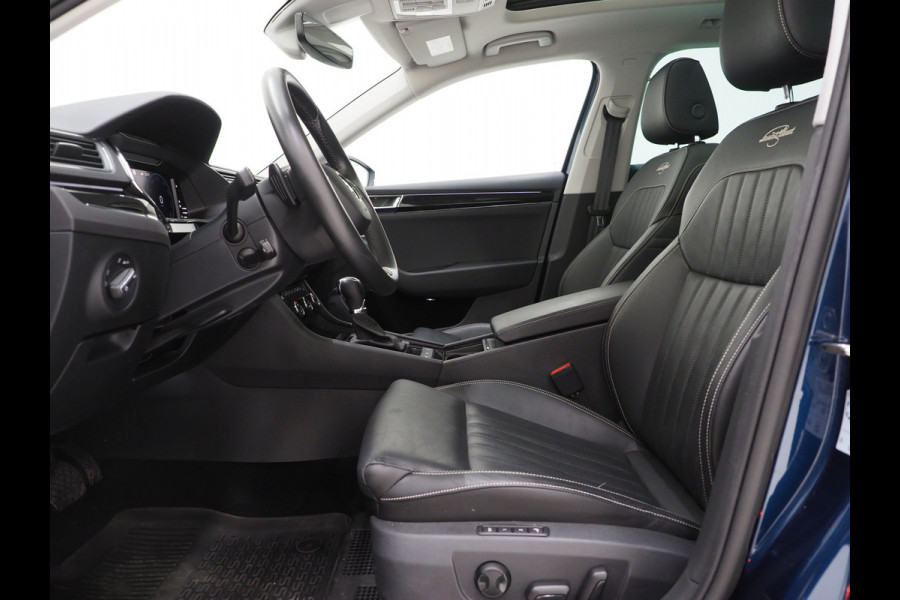 Škoda Superb Combi 1.4 TSI iV Laurin & Klement | Panoramadak | Trekhaak | Massage | Canton | Keyless | Adaptive Cruise