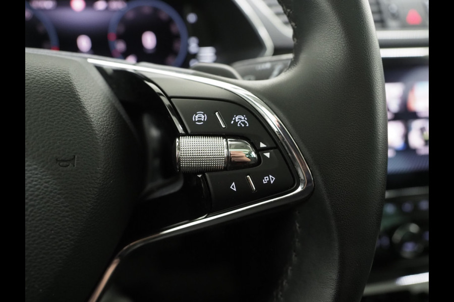 Škoda Superb Combi 1.4 TSI iV Laurin & Klement | Panoramadak | Trekhaak | Massage | Canton | Keyless | Adaptive Cruise