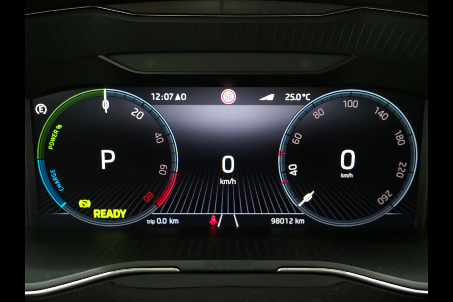 Škoda Superb Combi 1.4 TSI iV Laurin & Klement | Panoramadak | Trekhaak | Massage | Canton | Keyless | Adaptive Cruise