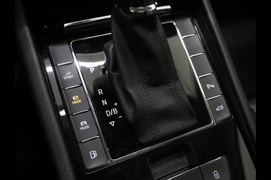 Škoda Superb Combi 1.4 TSI iV Laurin & Klement | Panoramadak | Trekhaak | Massage | Canton | Keyless | Adaptive Cruise