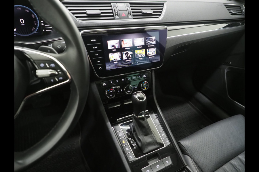 Škoda Superb Combi 1.4 TSI iV Laurin & Klement | Panoramadak | Trekhaak | Massage | Canton | Keyless | Adaptive Cruise
