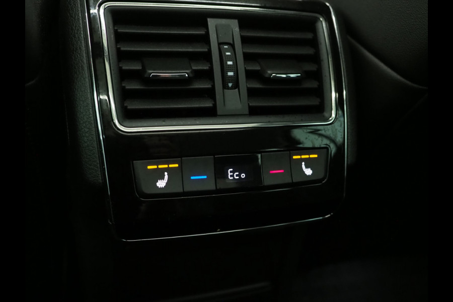 Škoda Superb Combi 1.4 TSI iV Laurin & Klement | Panoramadak | Trekhaak | Massage | Canton | Keyless | Adaptive Cruise