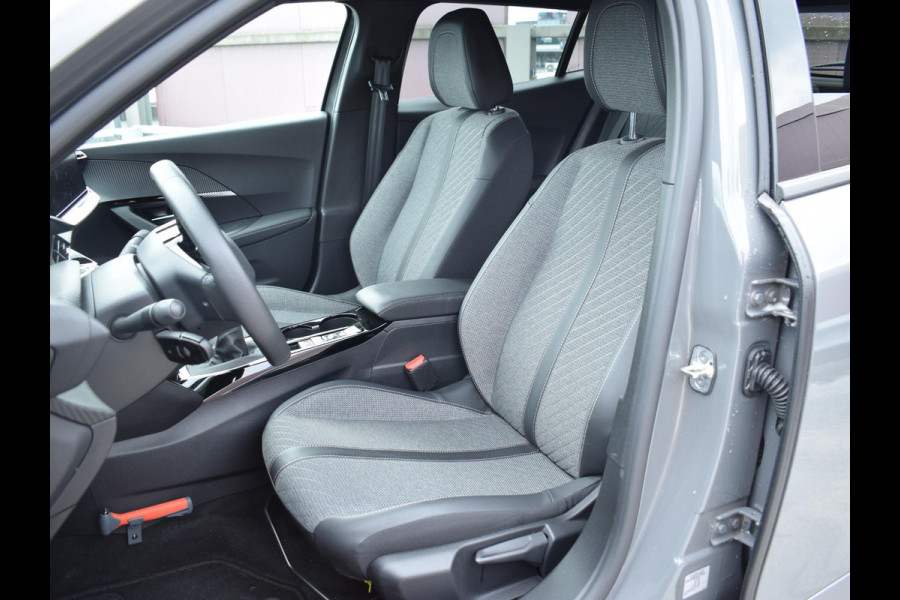 Peugeot 2008 1.2 PureTech 100 Allure | CAMERA + SENSOREN | CARPLAY | NAVIGATIE | E.C.C. | 9.401 KM